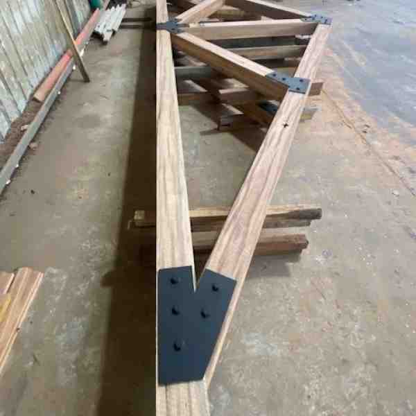 Sawn Wirebrushed Trusses